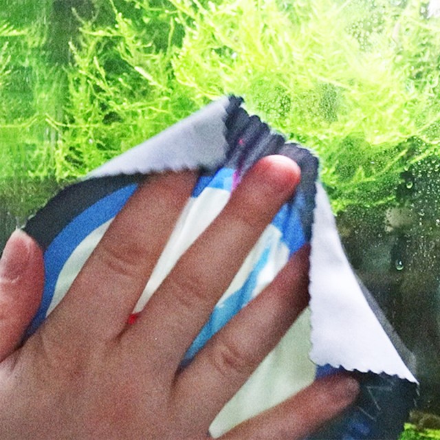 Glass Cleaner Lifestyle 2