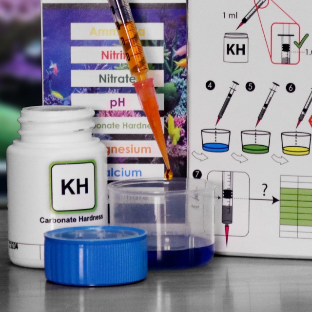 Marine Carbonate Hardness Test Kit Lifestyle 1